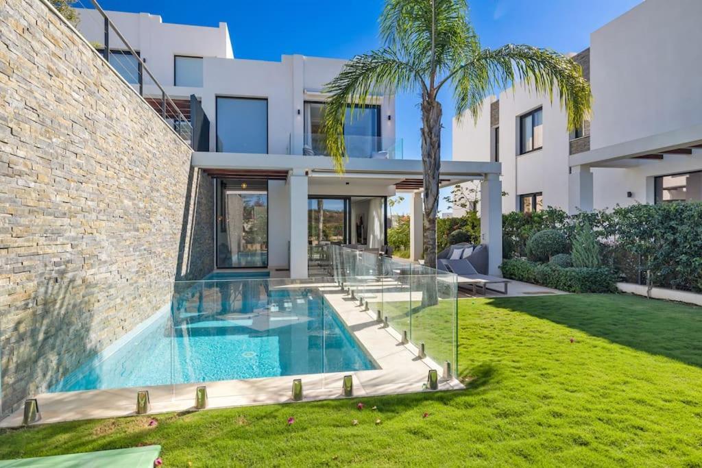 Brand New Luxury In Art Deco Style Villa *
