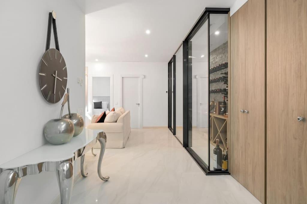 Brand New Luxury In Art Deco Style Marbella