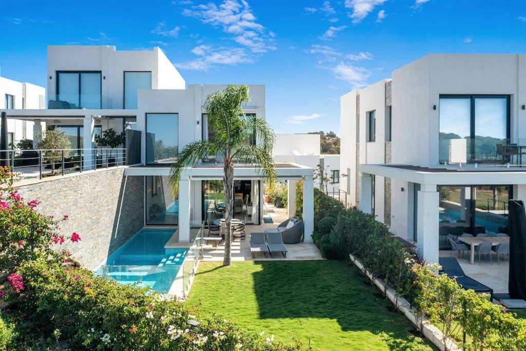 Brand New Luxury In Art Deco Style *
