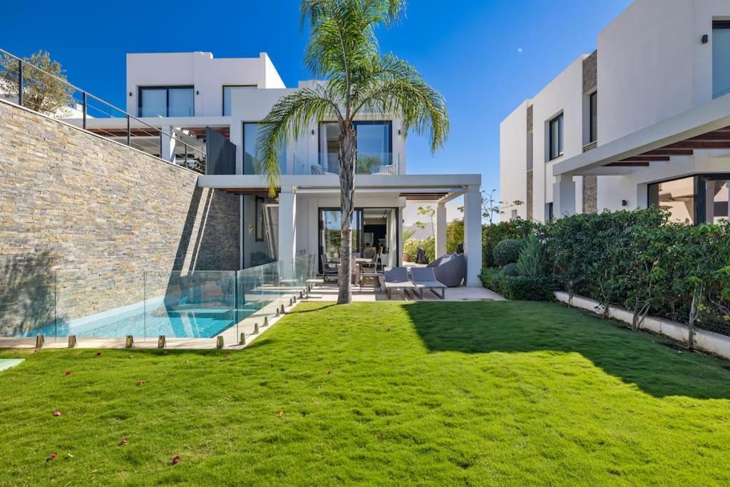 Villa Brand New Luxury In Art Deco Style *