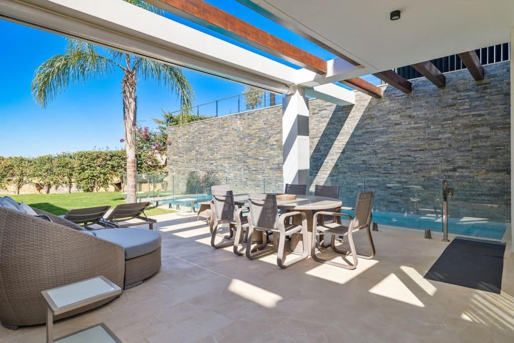 Brand New Luxury In Art Deco Style