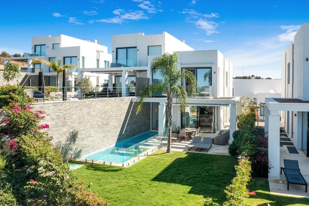 Villa Brand New Luxury In Art Deco Style *