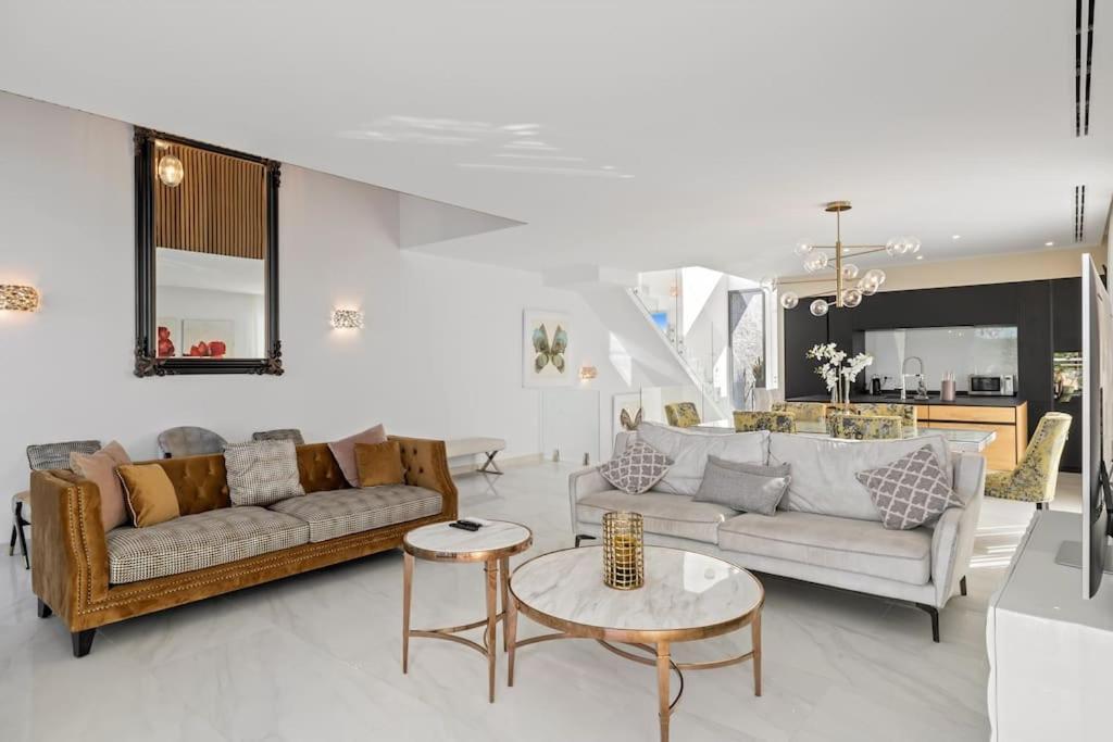 Brand New Luxury In Art Deco Style Villa *