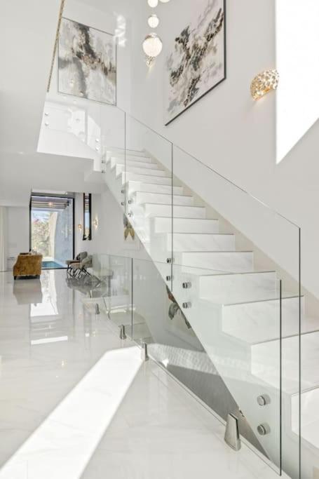 Brand New Luxury In Art Deco Style *