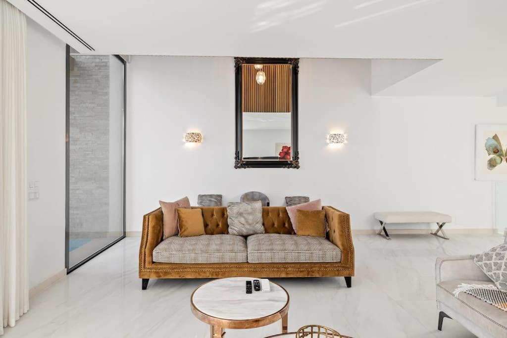 Brand New Luxury In Art Deco Style Villa