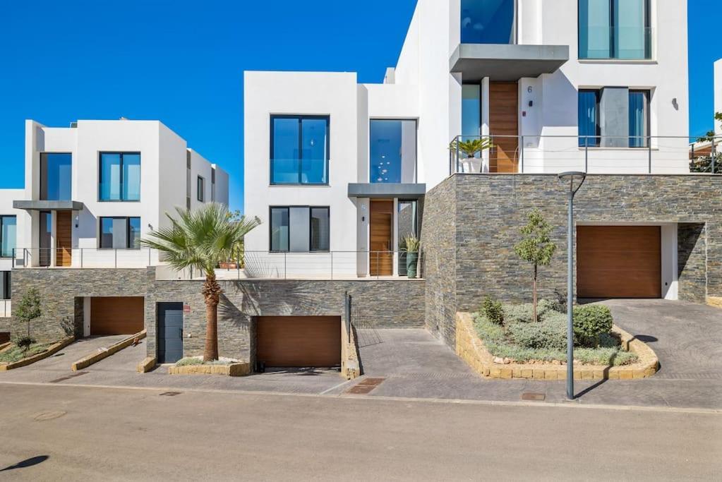 Villa Brand New Luxury In Art Deco Style Marbella