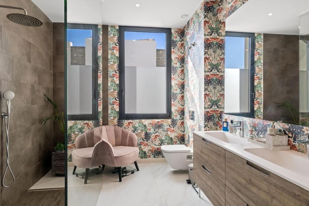 Villa Brand New Luxury In Art Deco Style