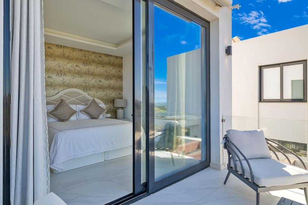 Villa Brand New Luxury In Art Deco Style Marbella
